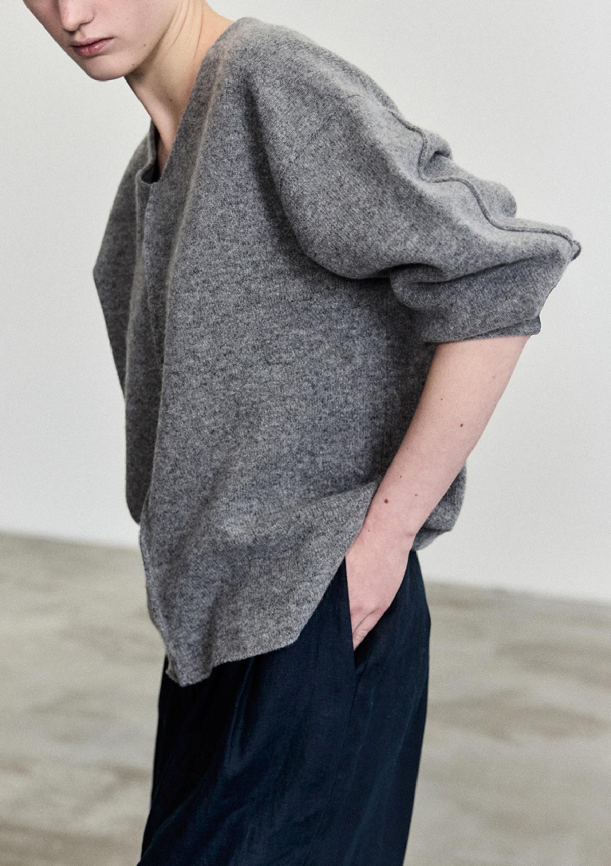 QUINN Merino V-Neck Sweater in Grey