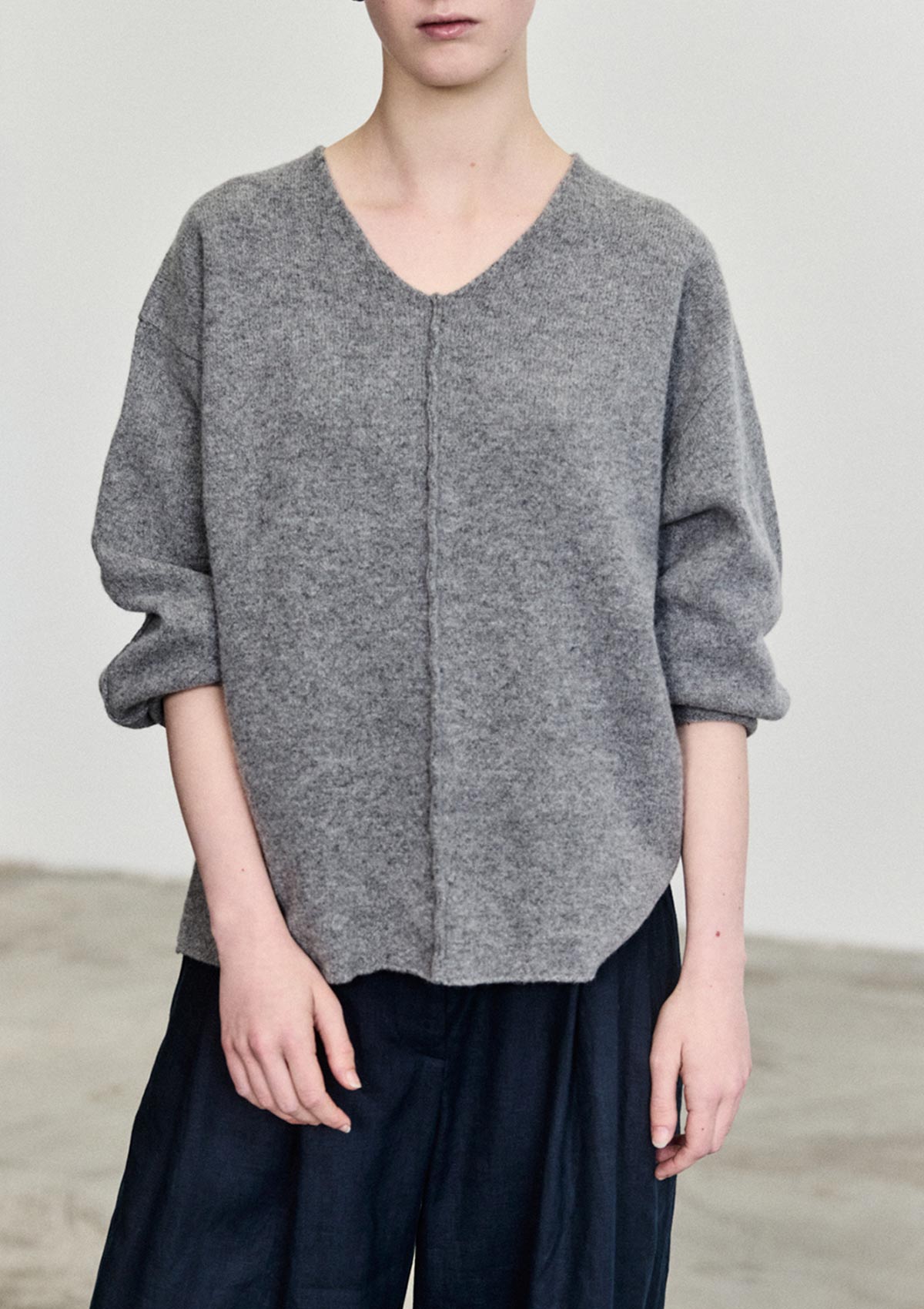 QUINN Merino V-Neck Sweater in Grey