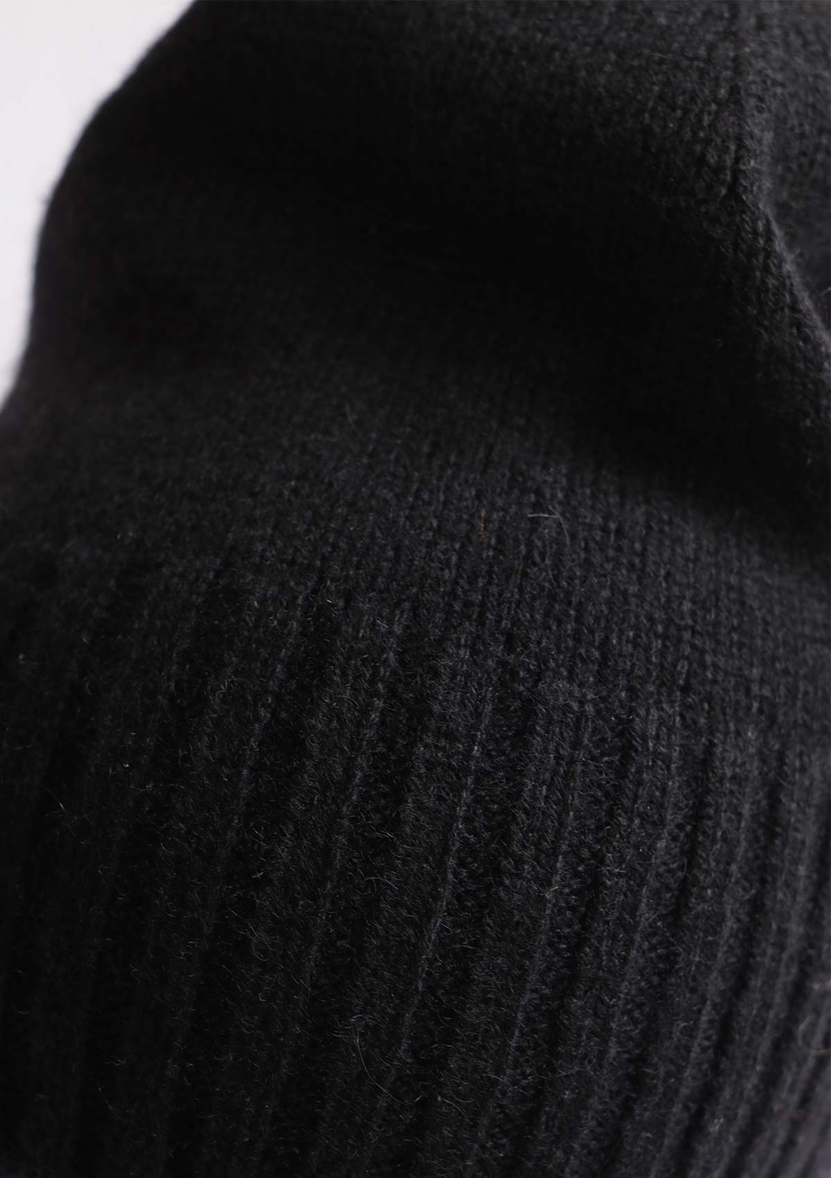 MARI Cashmere Beanie in Liquorice