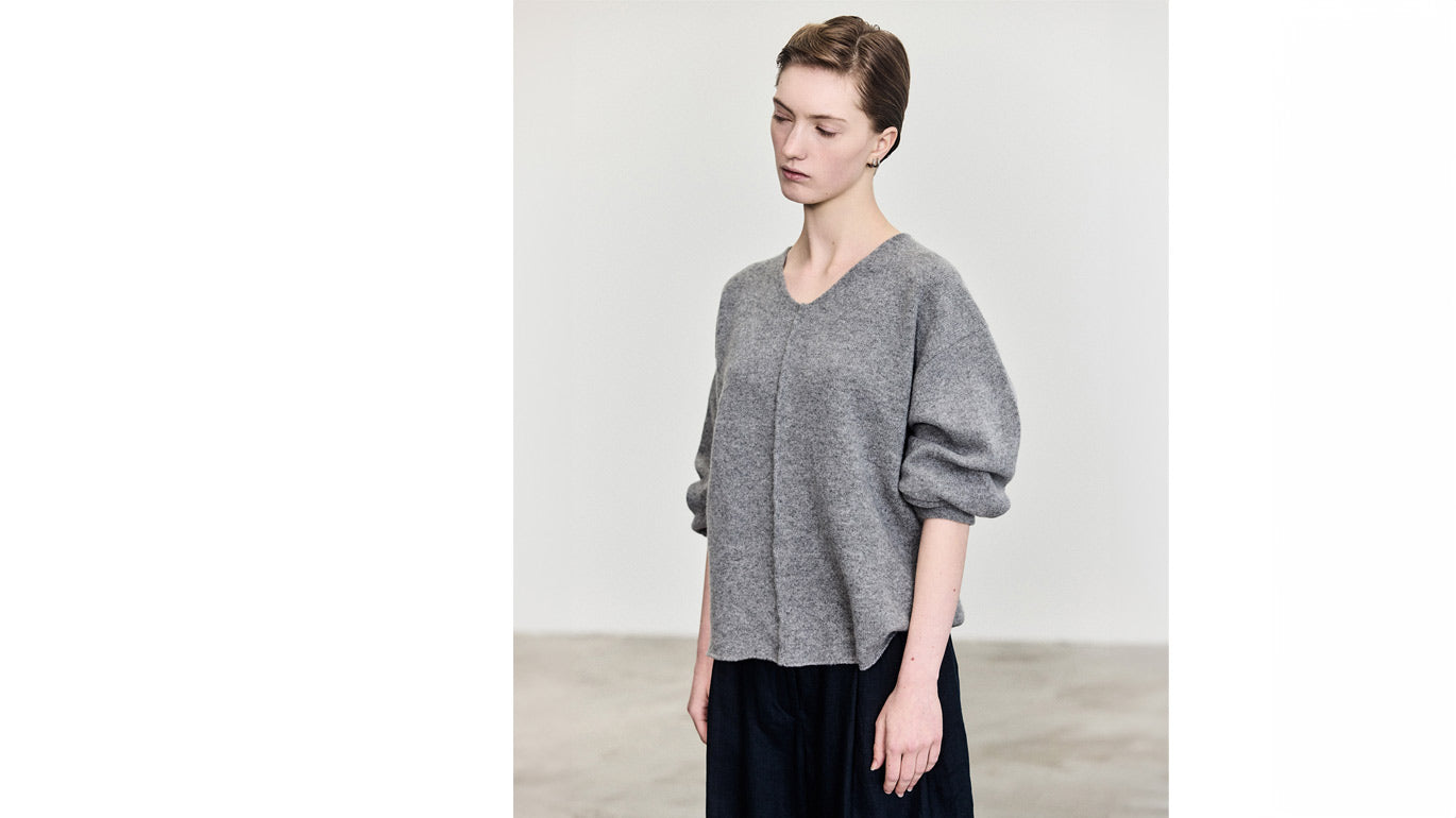 Leophil new merino v neck sweater with wide coat sleeves in grey